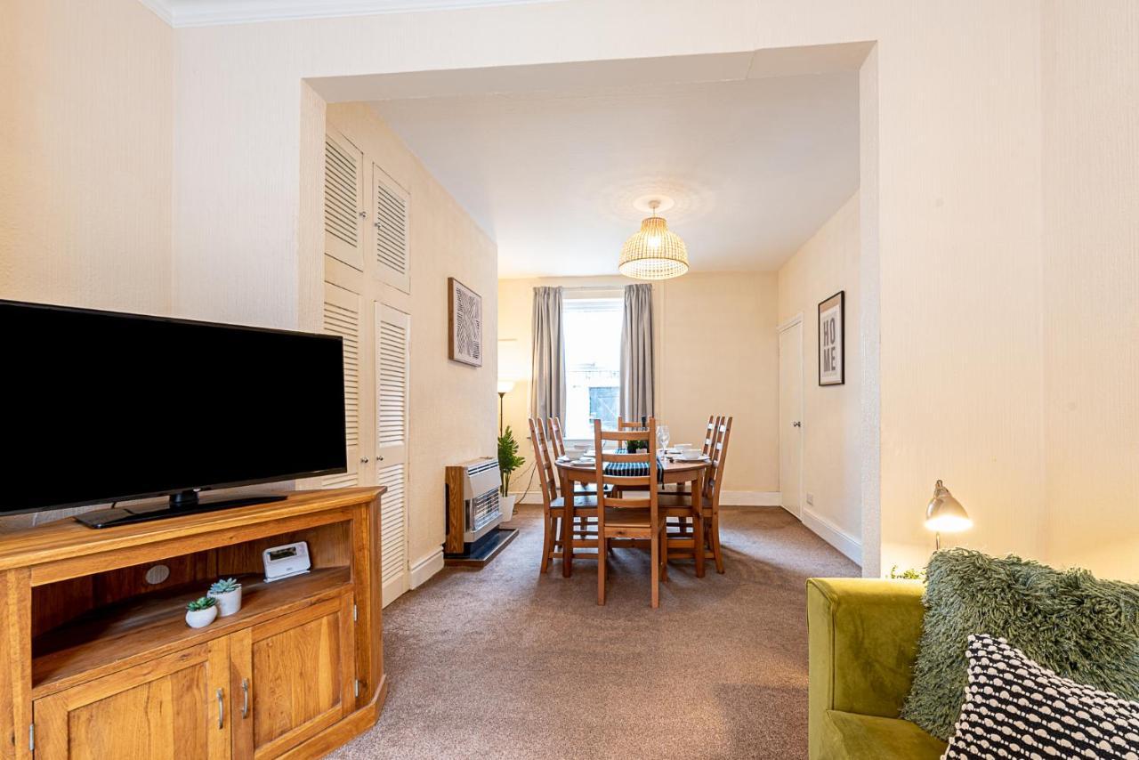 2 Bed, Up To 6 Guests Near Chester City Centre Exterior photo